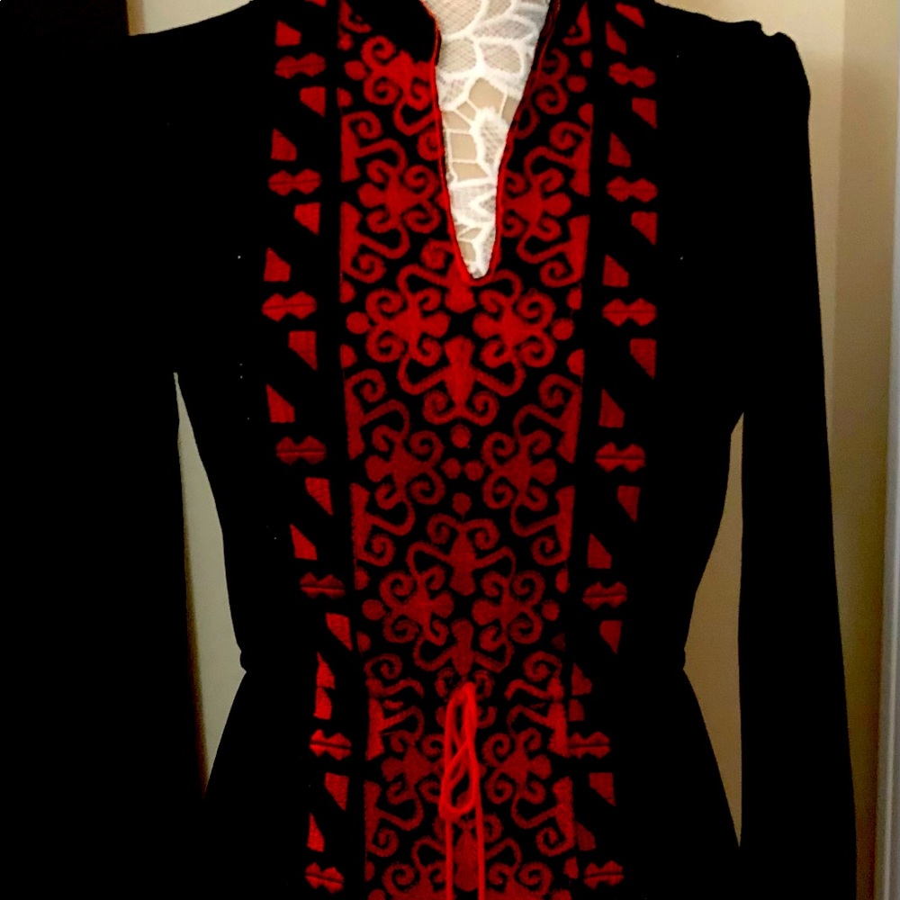 CHELSEA & VIOLET embroiled long sleeve black and red dress size S